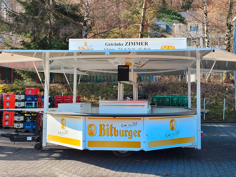 Verkaufswagen der Getränke Zimmer GmbH auf Event im Kreis Ahrweiler – professioneller Getränkeservice vor Ort.