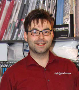 Portrait von Christian Schuldt, Inhaber von fashion4rooms in Sinzig, erfahrener Raumausstatter mit Leidenschaft für kreative Raumgestaltung