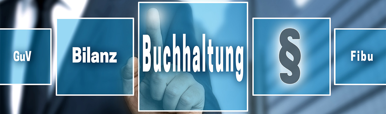Digitale Buchhaltung auf einem Touchscreen als Symbol für moderne Steuerberatung für Unternehmen in Adenau und effiziente Finanzverwaltung.